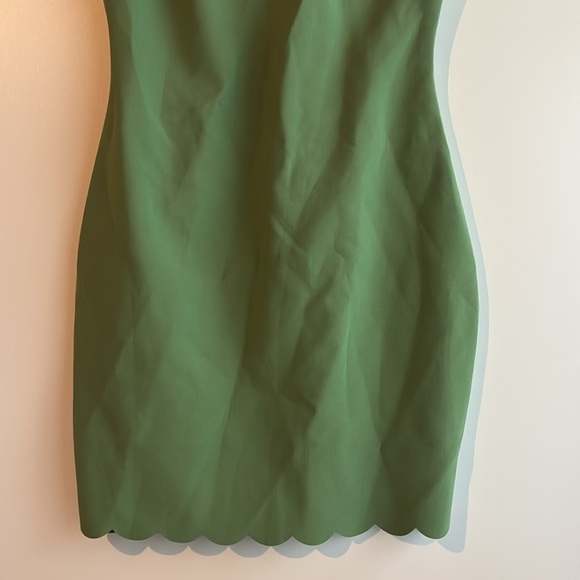 Likely Scallop Manhattan Bodycon Mini Dress Green NEW - Picture 5 of 14